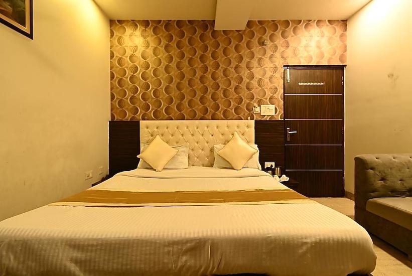 Hotel I.P. Palace ラクナウ エクステリア 写真
