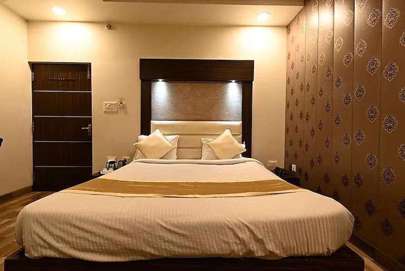 Hotel I.P. Palace ラクナウ エクステリア 写真