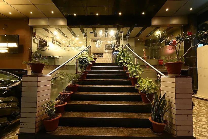 Hotel I.P. Palace ラクナウ エクステリア 写真